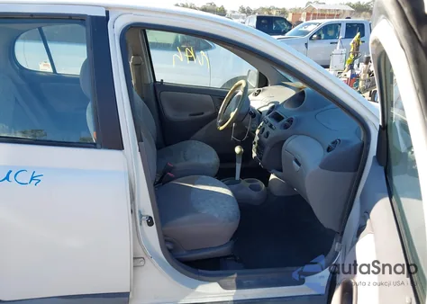 2000 Toyota Echo z USA, uszkodzony, nr VIN JTDBT1239Y0045026